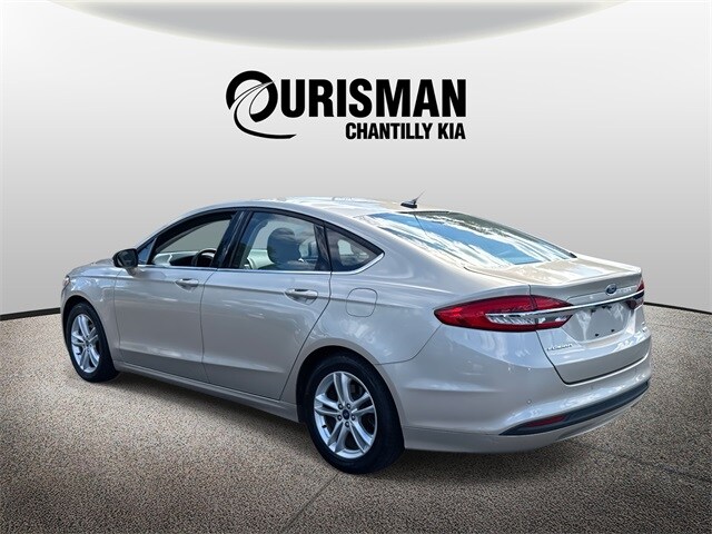 2018 Ford Fusion SE photo 3