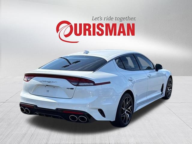 2022 Kia Stinger GT-Line photo 2