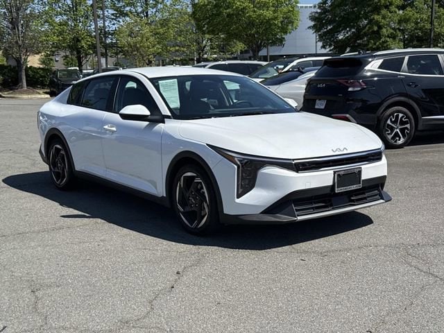 2025 Kia K4 EX AT's photo
