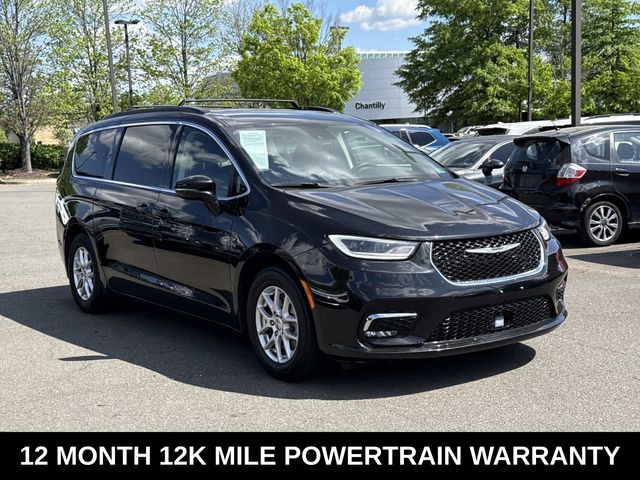 2022 Chrysler Pacifica Touring L's photo