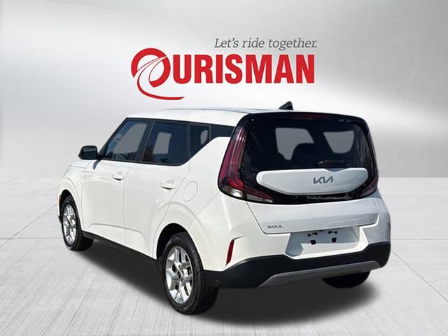 2023 Kia Soul LX photo 4