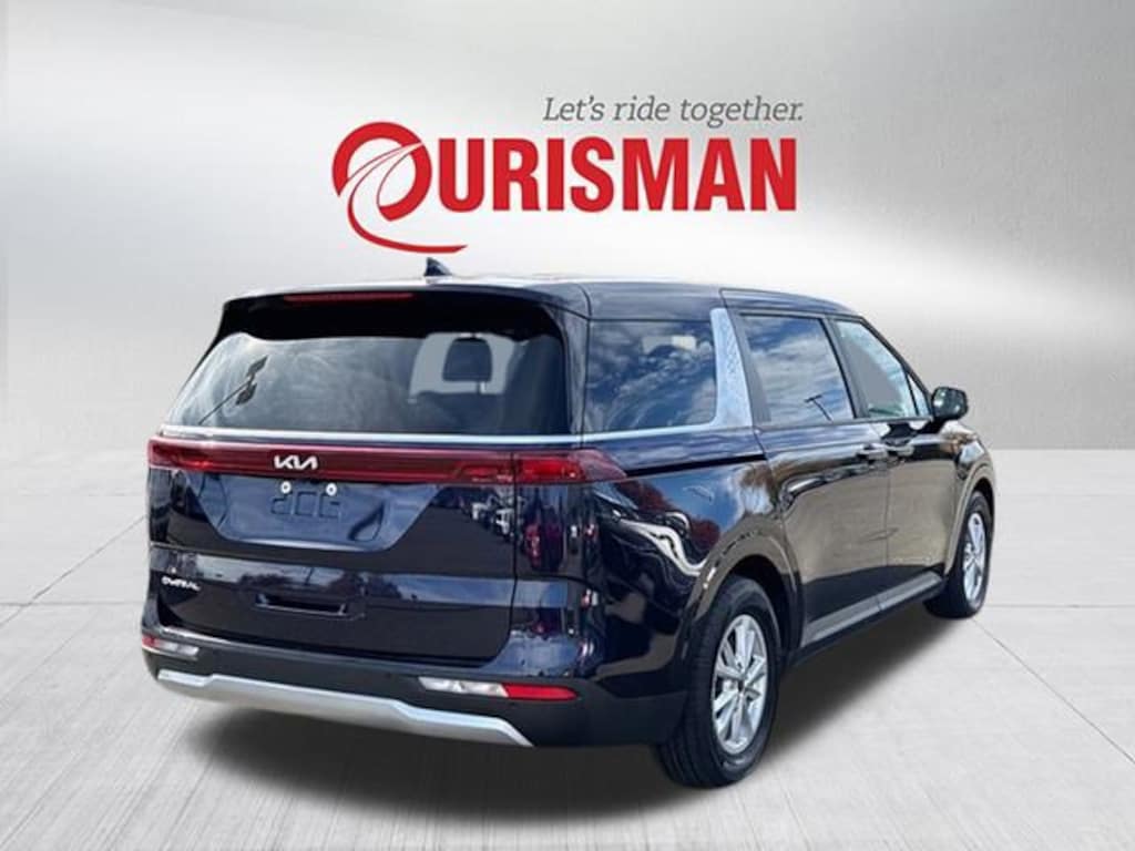 Used 2024 Kia Carnival LX Minivan/Van