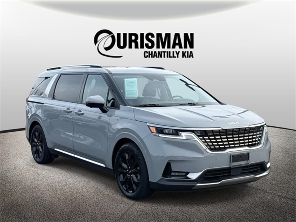 Used 2023 Kia Carnival SX Minivan/Van