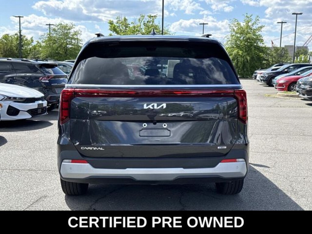 Used 2026 Kia Carnival Hybrid EX Minivan/Van