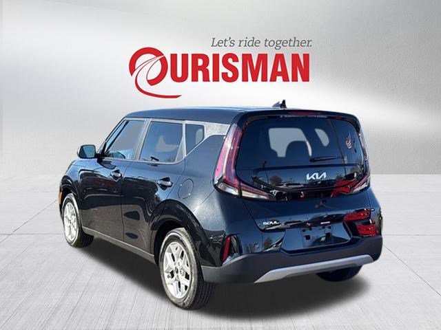 2024 Kia Soul LX photo 3