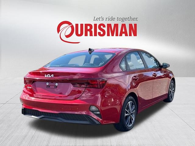 2024 Kia Forte LXS photo 2