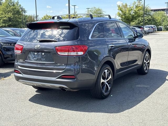 Used 2018 Kia Sorento EX with VIN 5XYPHDA53JG357791 for sale in Chantilly, VA