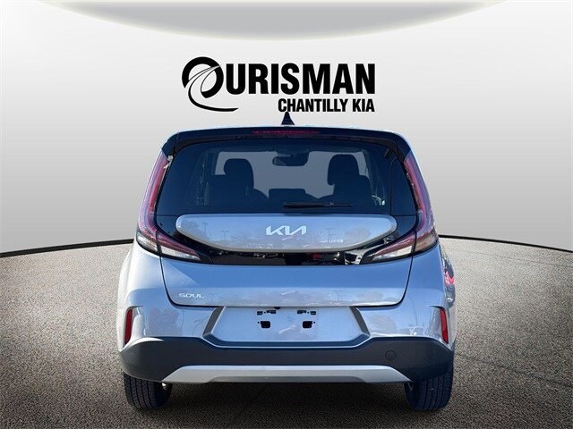 2023 Kia Soul LX photo 3