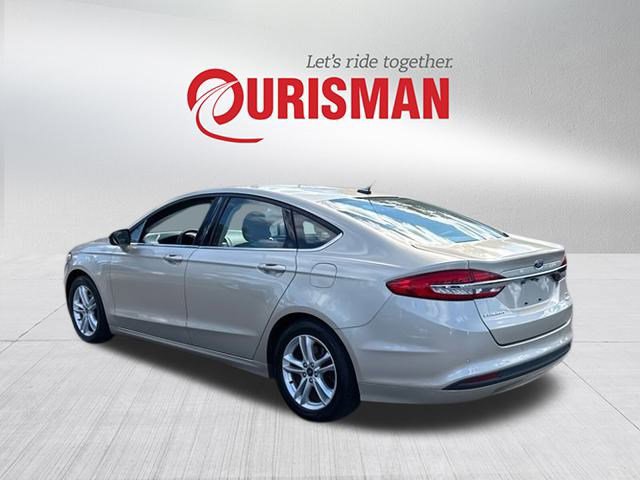 2018 Ford Fusion SE photo 3