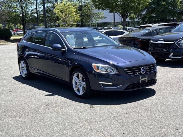 2015 Volvo V60 T5 AWD Premier's photo