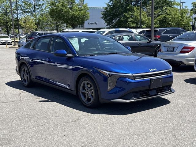 2025 Kia K4 LXS AT's photo