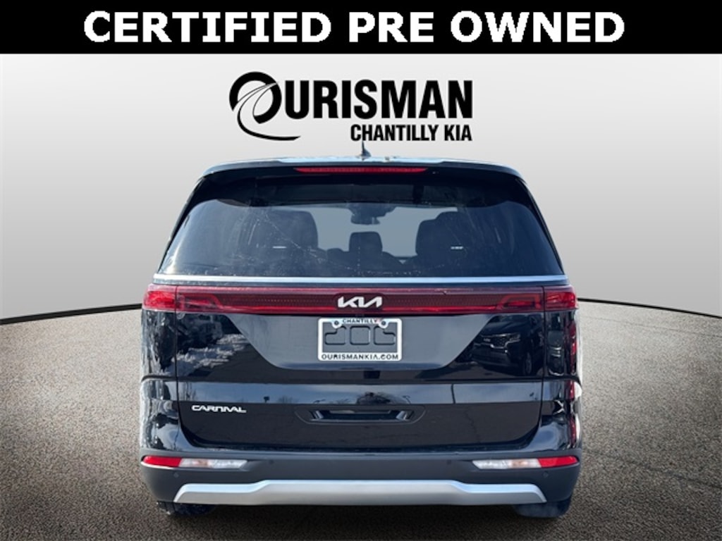 Used 2024 Kia Carnival EX Minivan/Van