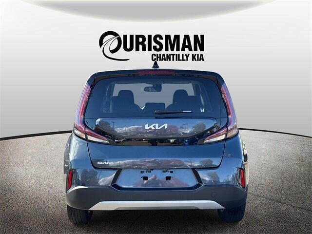 2024 Kia Soul LX photo 2