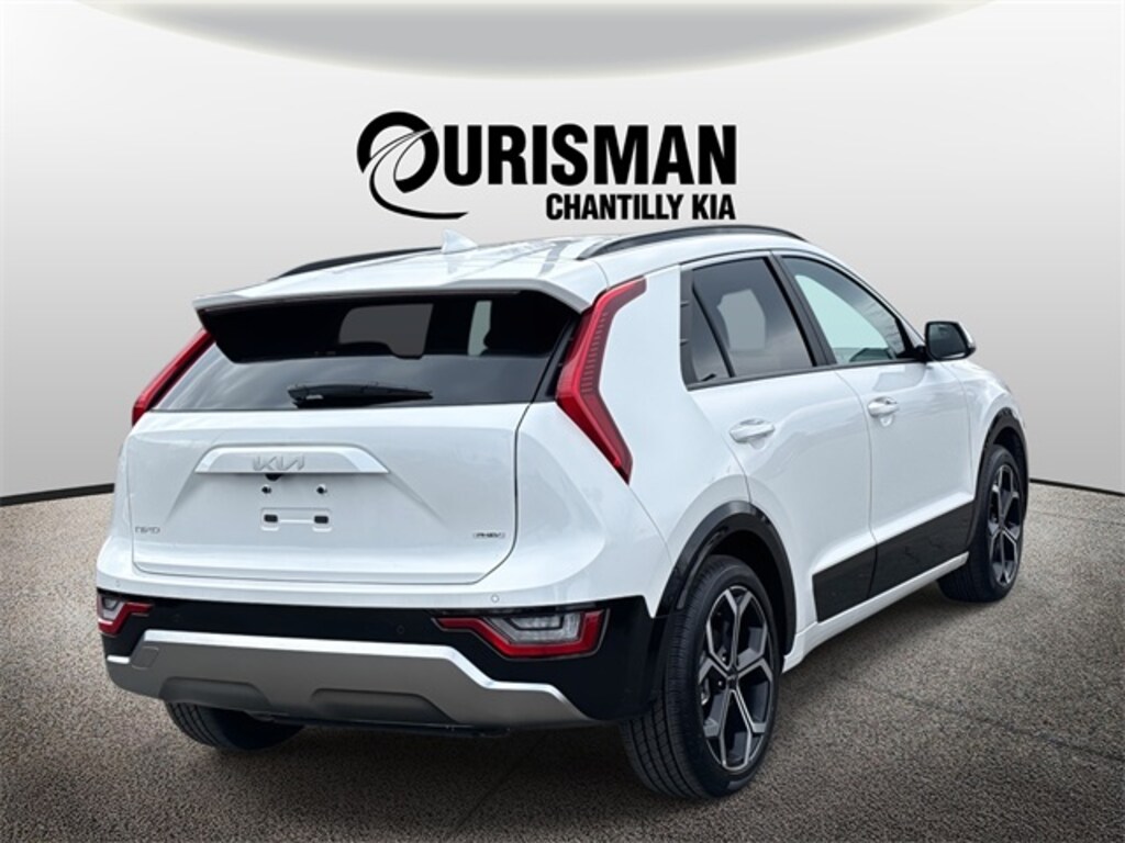 Used 2025 Kia Niro Plug-In Hybrid SX SUV