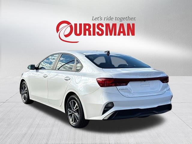 2023 Kia Forte LXS photo 4