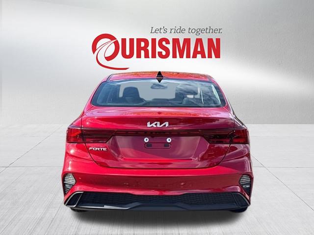 2024 Kia Forte LXS photo 3