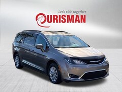 2017 Chrysler Pacifica Touring L Minivan/Van