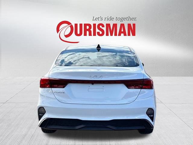 2023 Kia Forte LXS photo 3