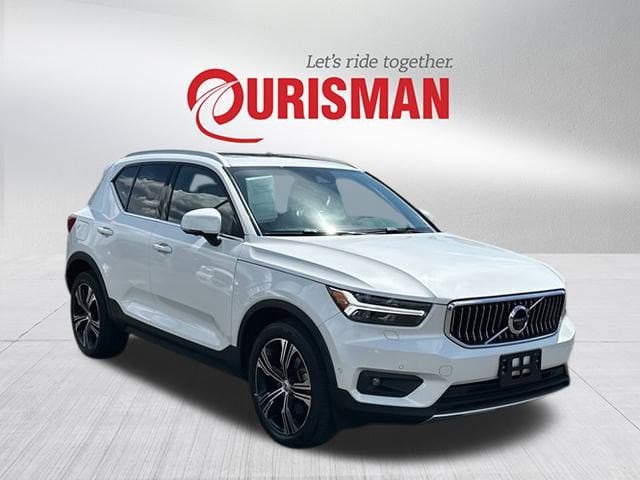 2022 Volvo XC40