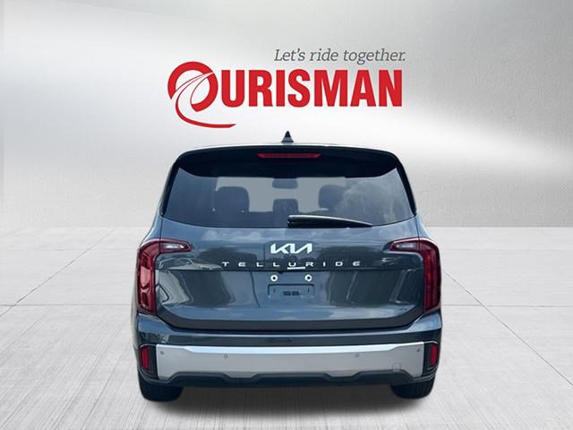 2023 Kia Telluride LX photo 2