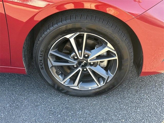 2023 Kia Forte LXS photo 3