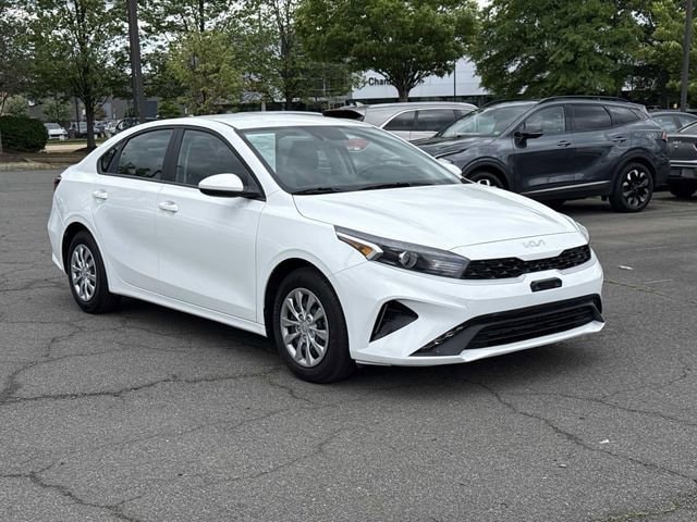 2024 Kia Forte LX AT's photo