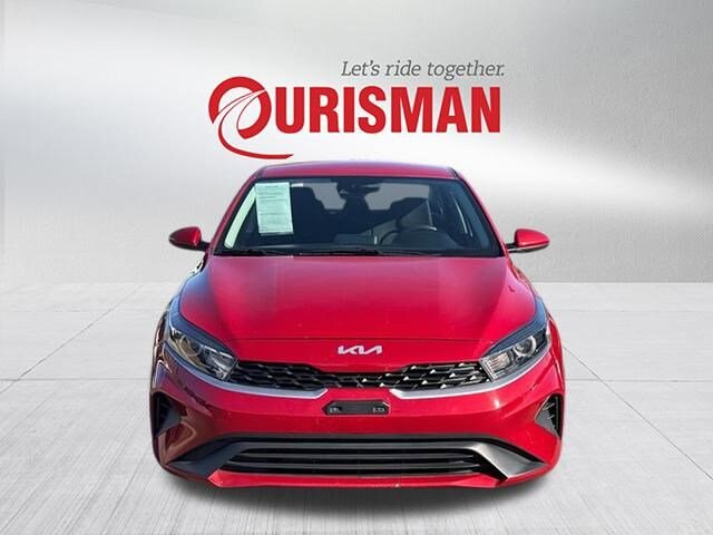 2023 Kia Forte LXS photo 2