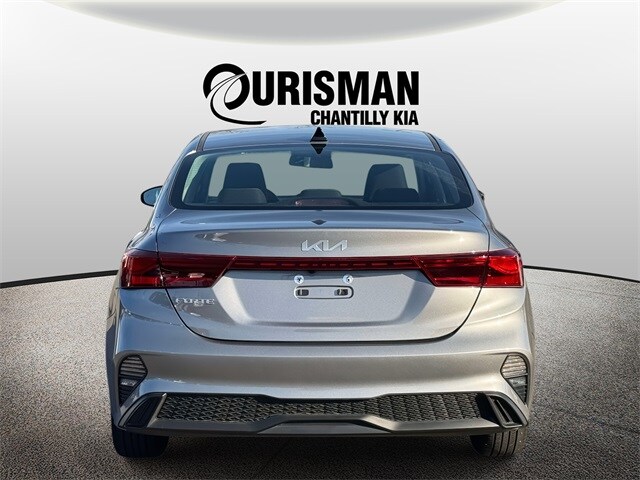 2023 Kia Forte LXS photo 2