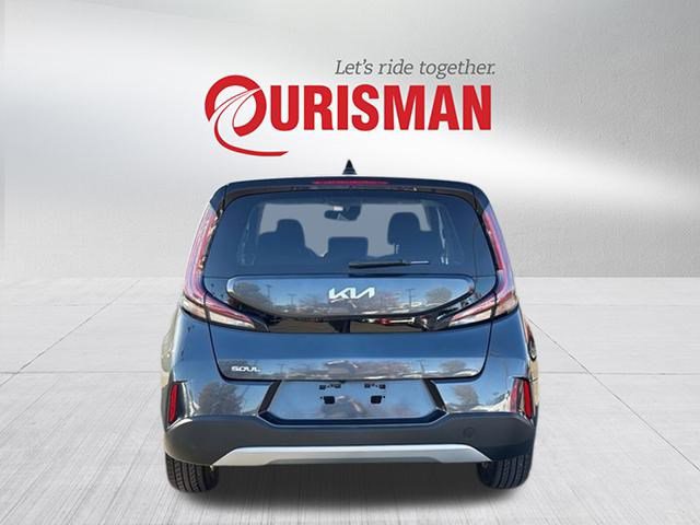 2023 Kia Soul LX photo 3
