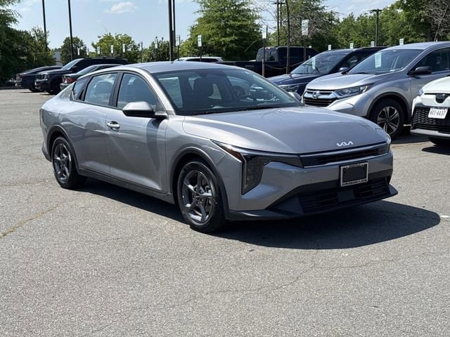 2025 Kia K4 LXS AT's photo
