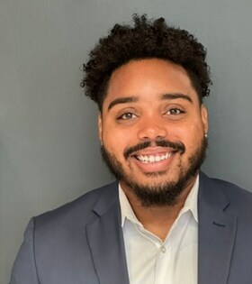 Staff member Devin Davis from ID_8ddf38