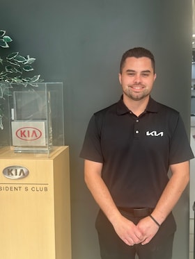 Staff member Sean Stallings from ID_08869b538e80