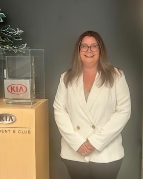 Staff member Crystal Mullins from ID_6d22ff43d2bc