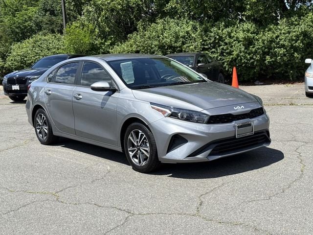 2022 Kia Forte LXS AT's photo
