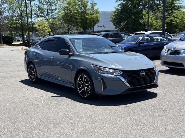 2025 Nissan Sentra SR CVT's photo