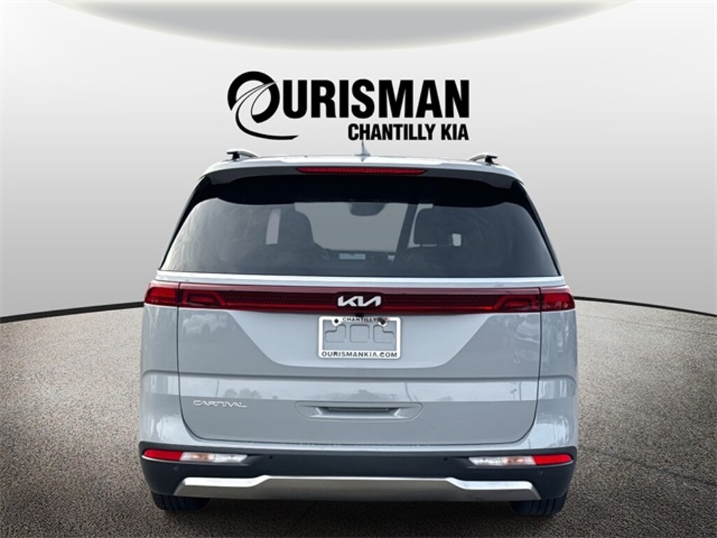 Used 2023 Kia Carnival SX Minivan/Van