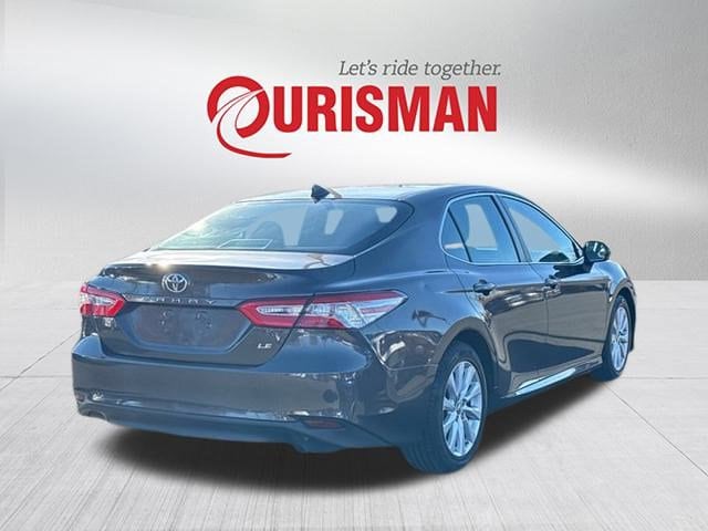 2019 Toyota Camry LE photo 2