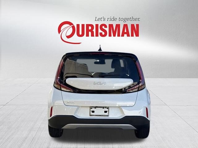 2023 Kia Soul LX photo 2