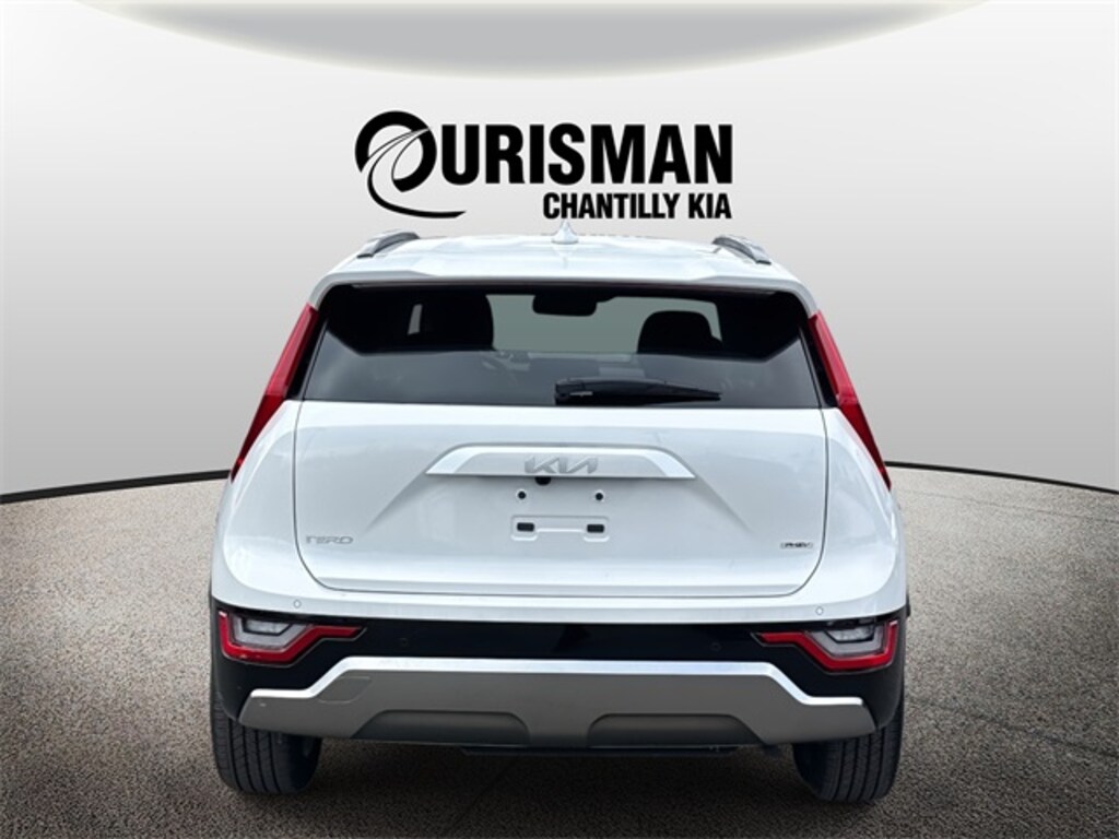 Used 2025 Kia Niro Plug-In Hybrid SX SUV