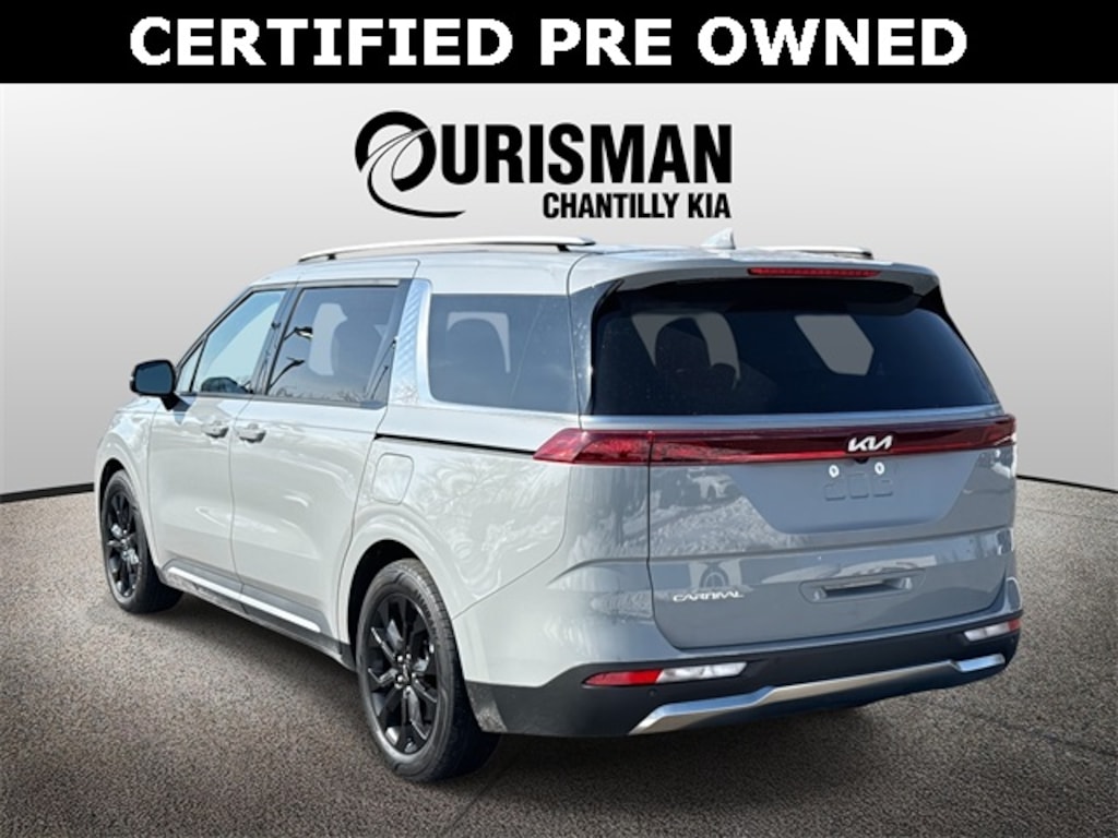 Used 2024 Kia Carnival SX Minivan/Van