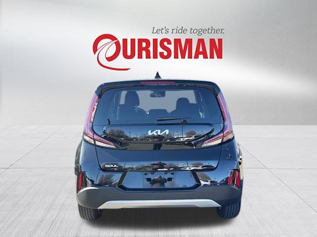 2024 Kia Soul LX photo 2