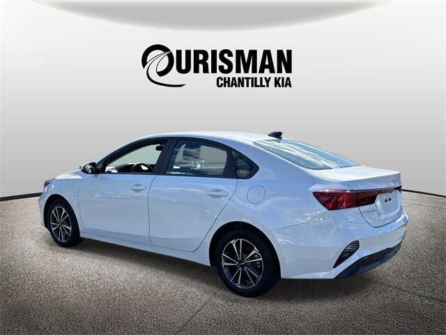2024 Kia Forte LXS photo 3