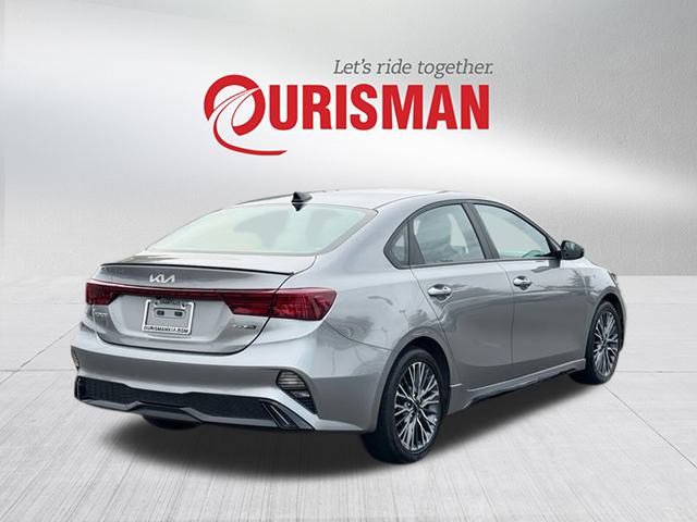 2023 Kia Forte GT-Line photo 2