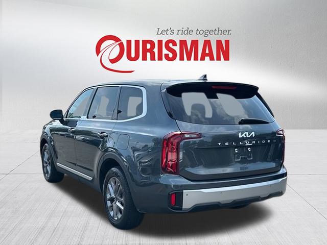 2023 Kia Telluride LX photo 3