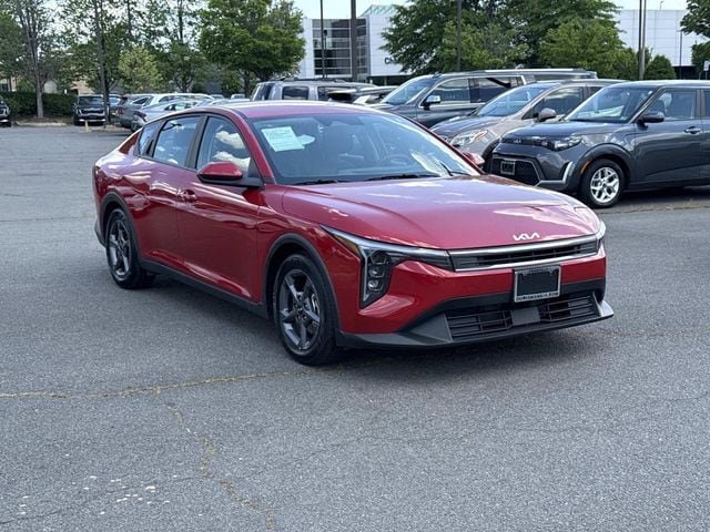 2025 Kia K4 LXS AT's photo