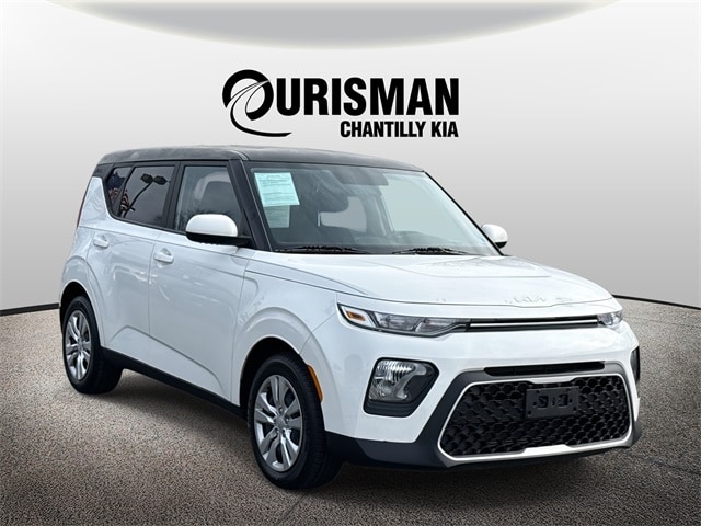 2022 Kia Soul LX's photo