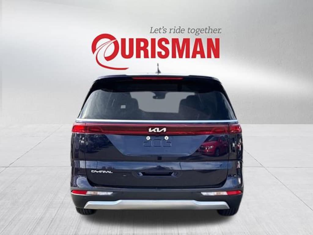 Used 2024 Kia Carnival LX Minivan/Van