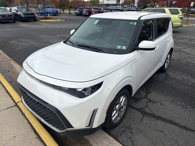 2023 Kia Soul LX photo 3