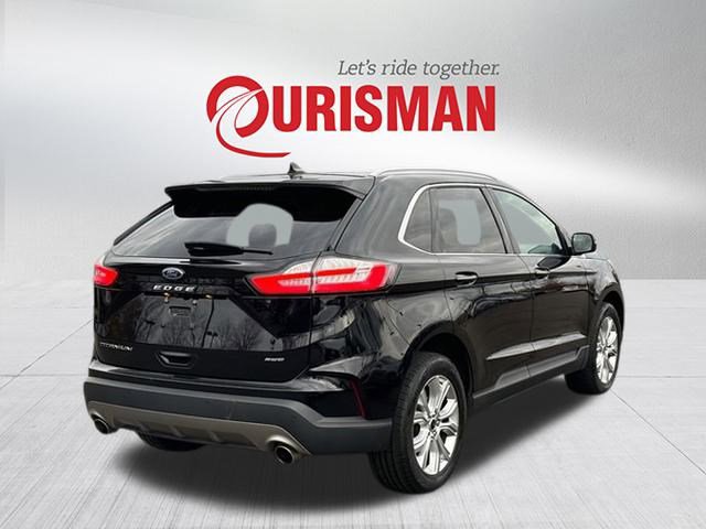 2023 Ford Edge Titanium photo 2