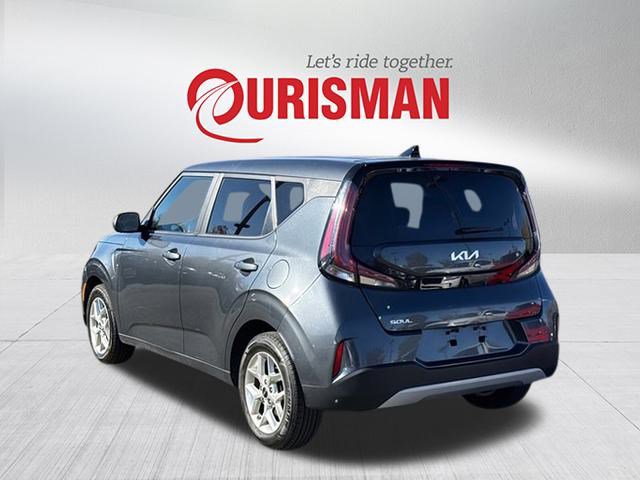 2023 Kia Soul LX photo 3